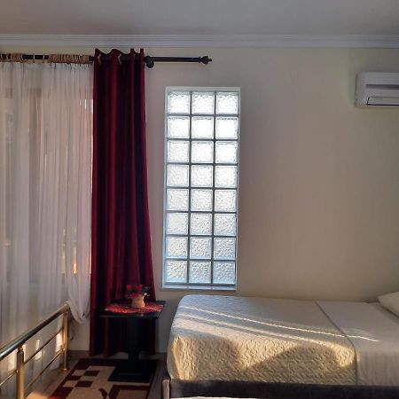 Villa 53 Tirana Buitenkant foto