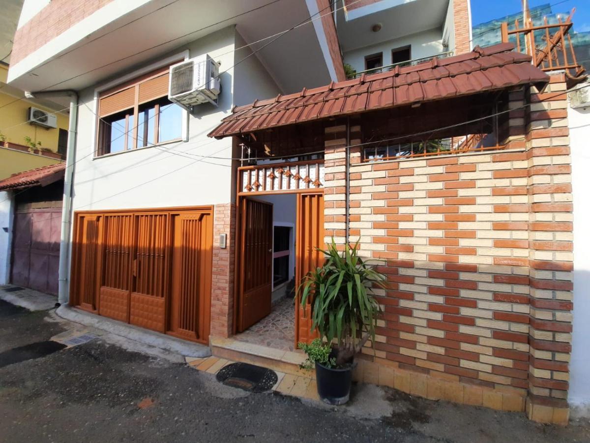 Villa 53 Tirana Buitenkant foto