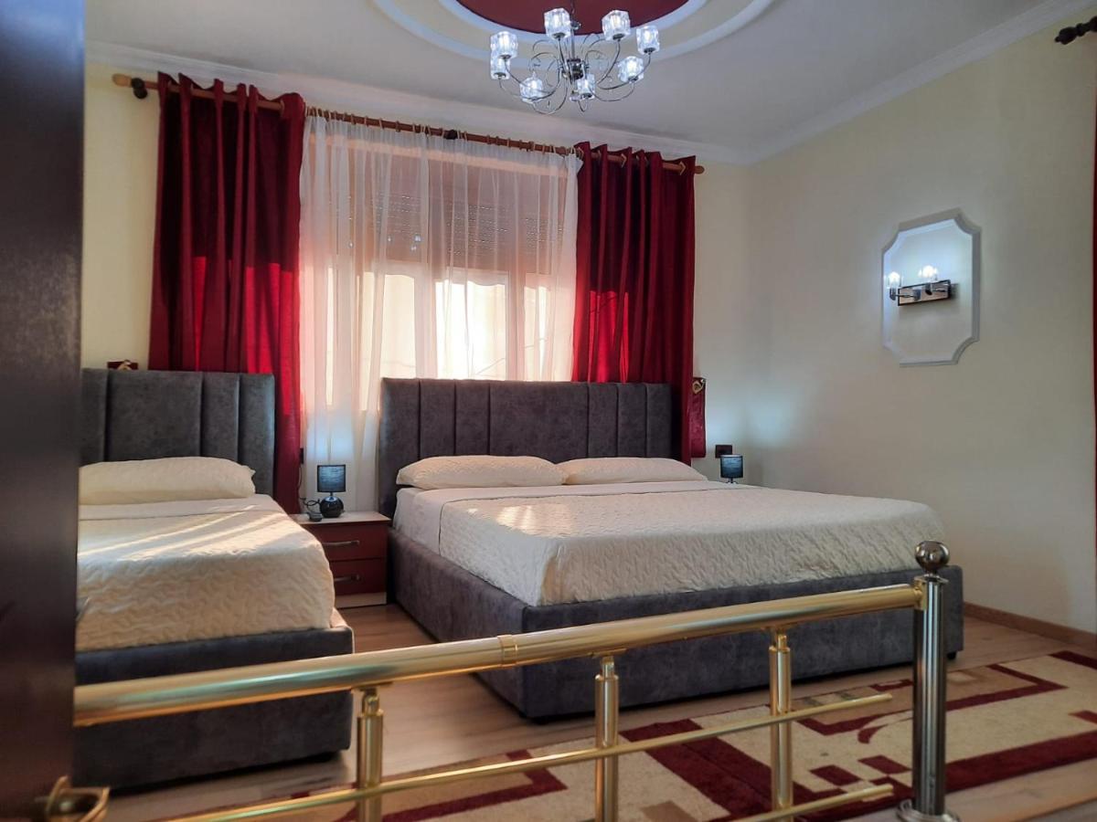 Villa 53 Tirana Buitenkant foto