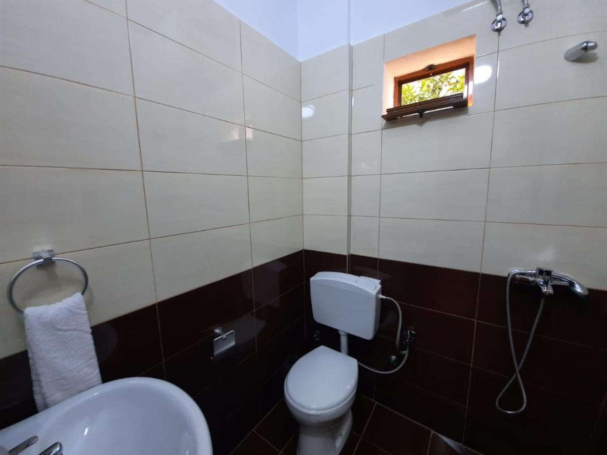 Villa 53 Tirana Buitenkant foto